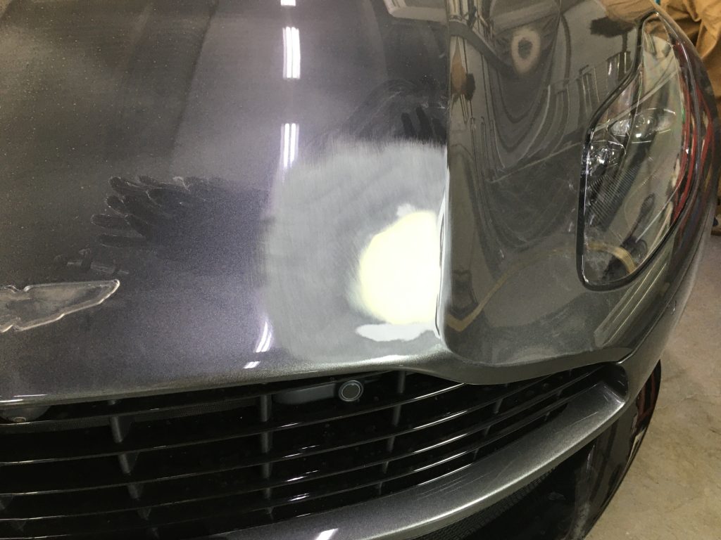 アストンマーチン、フード、凹み、修理、塗装、アルミパネル、