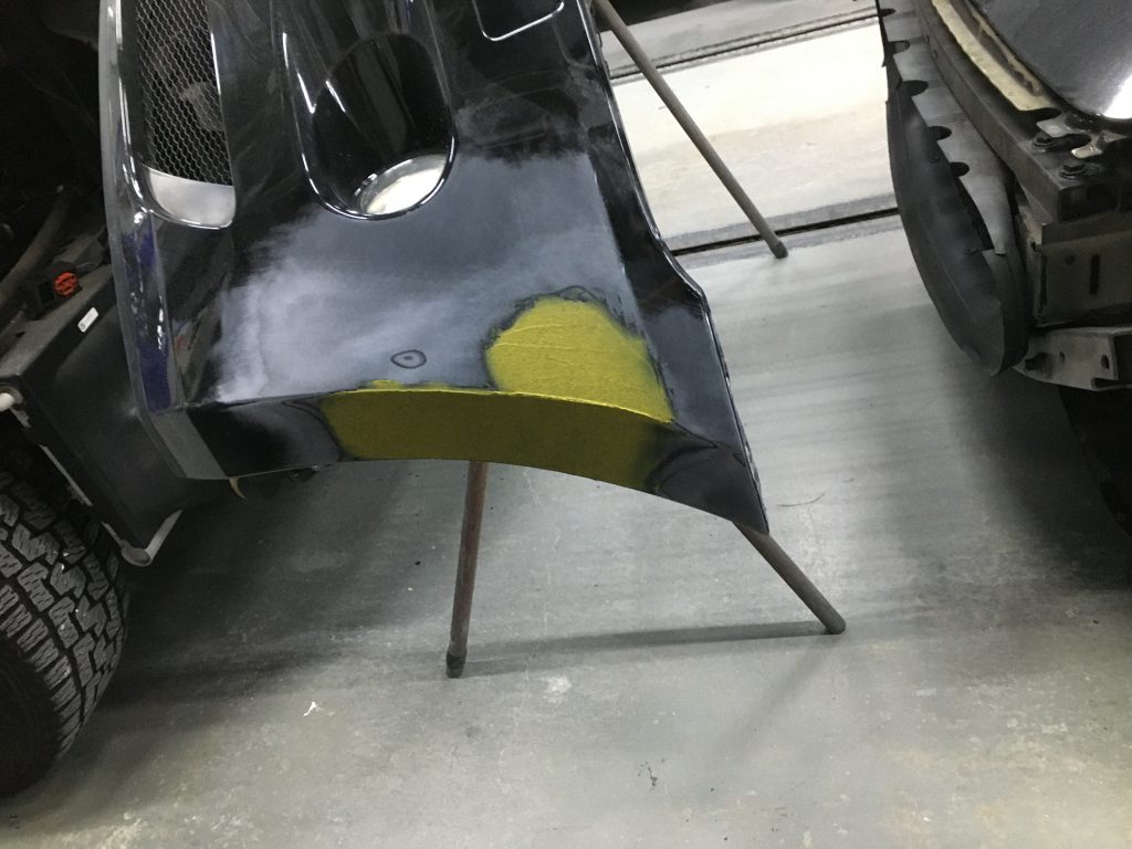 マセラティ、グランカブリオ、フロントバンパー、フロントフェンダー、キズ、凹み、変形、修理、塗装、