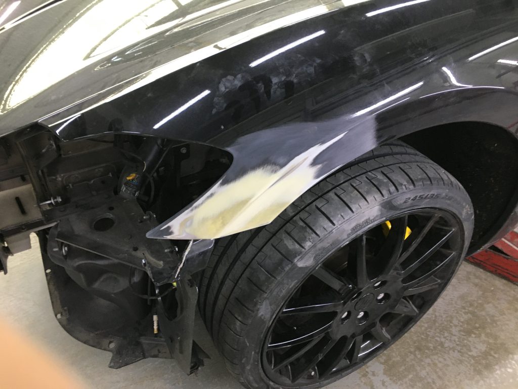 マセラティ、グランカブリオ、フロントバンパー、フロントフェンダー、キズ、凹み、変形、修理、塗装、