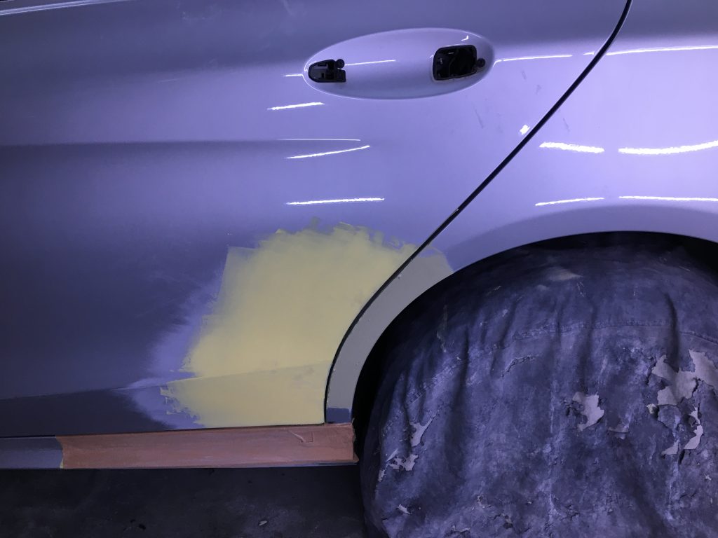 メルセデスベンツ、W205、Cクラス、リアドア、クォーターパネル、キズ、凹み、修理、塗装、アルミパネル、