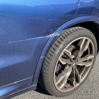 BMW、X3、G01、リアドア、クォーターパネル、アーチモール、キズ、凹み、交換、修理、塗装、