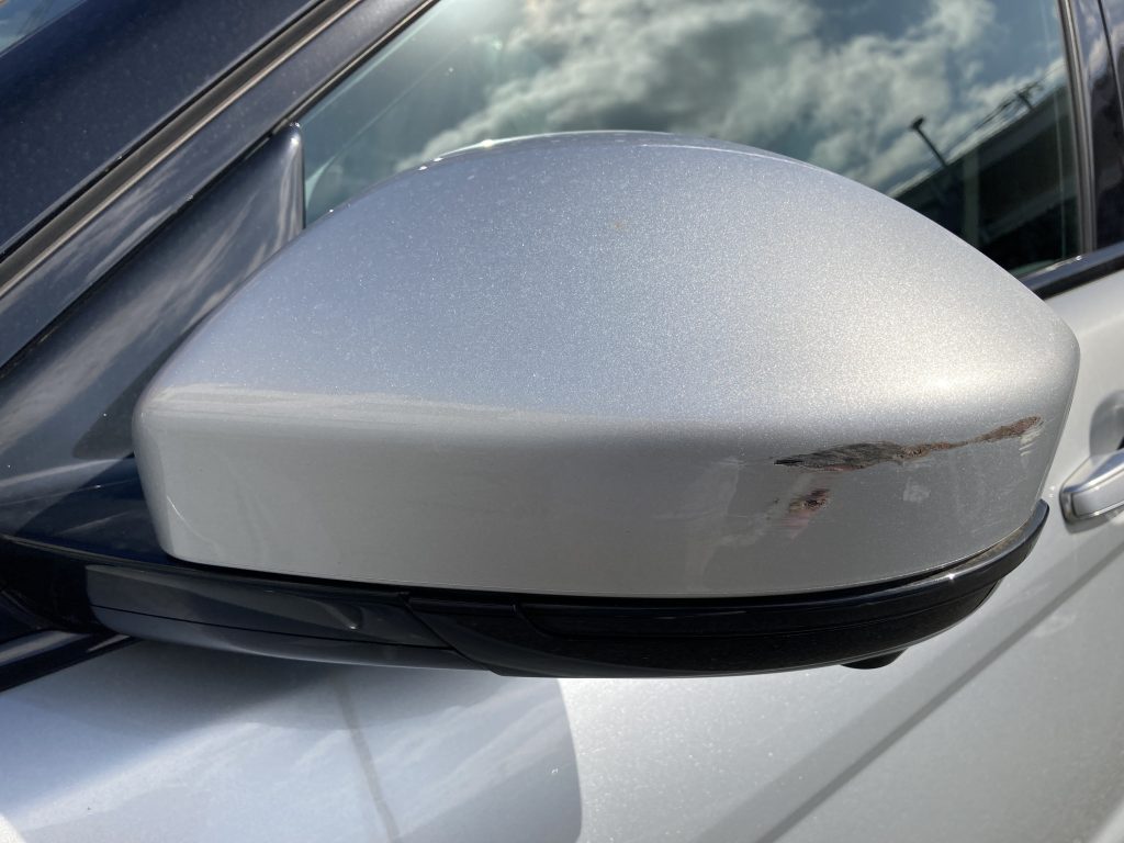 ランドローバー、イヴォーク、フロントフェンダー、フロントドア、リアドア、クォーターパネル、キズ、凹み、修理、交換、塗装、