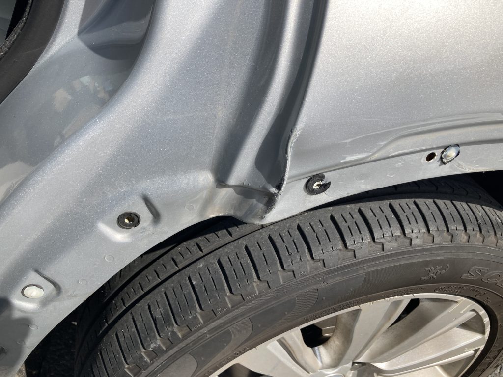 ランドローバー、イヴォーク、フロントフェンダー、フロントドア、リアドア、クォーターパネル、キズ、凹み、修理、交換、塗装、