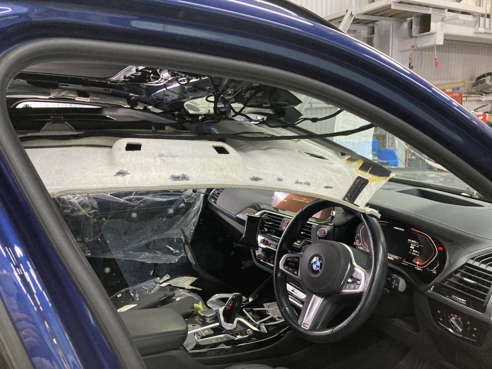 BMW、X3、G01、リアドア、クォーターパネル、アーチモール、キズ、凹み、交換、修理、塗装、