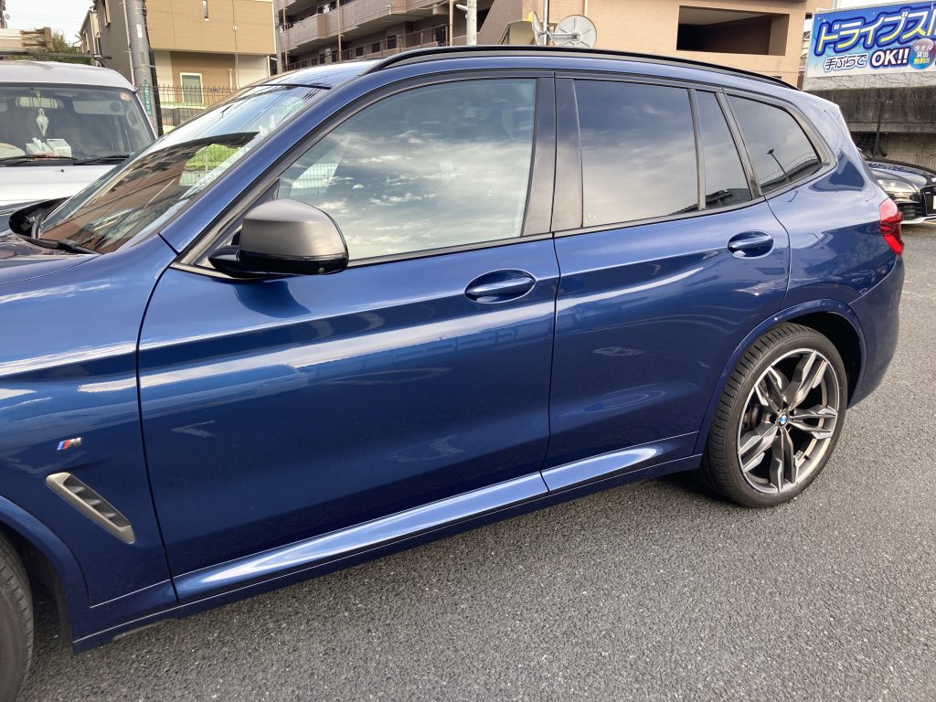 BMW、X3、G01、リアドア、クォーターパネル、アーチモール、キズ、凹み、交換、修理、塗装、