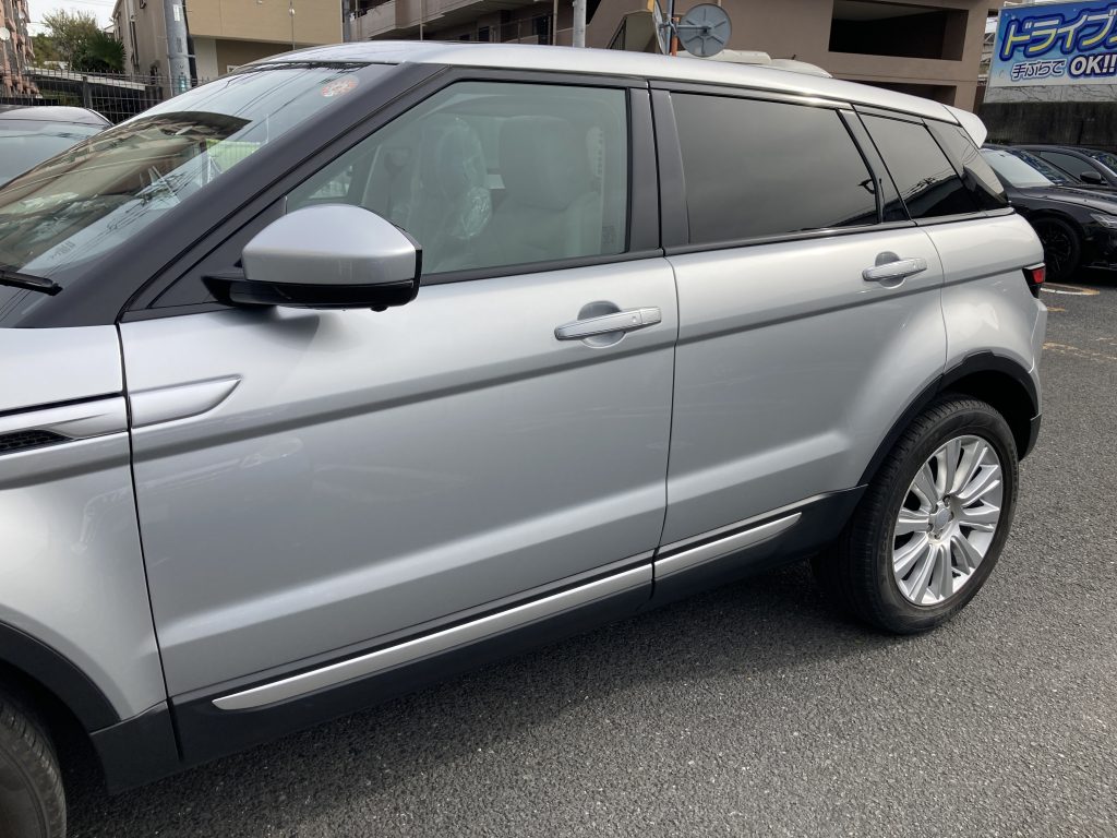 ランドローバー、イヴォーク、フロントフェンダー、フロントドア、リアドア、クォーターパネル、キズ、凹み、修理、交換、塗装、