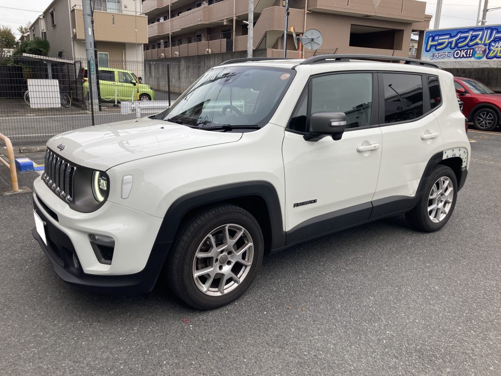 ジープ、レネゲード、リアドア、クォーターパネル、リアバンパー、キズ、凹み、修理、交換、塗装、