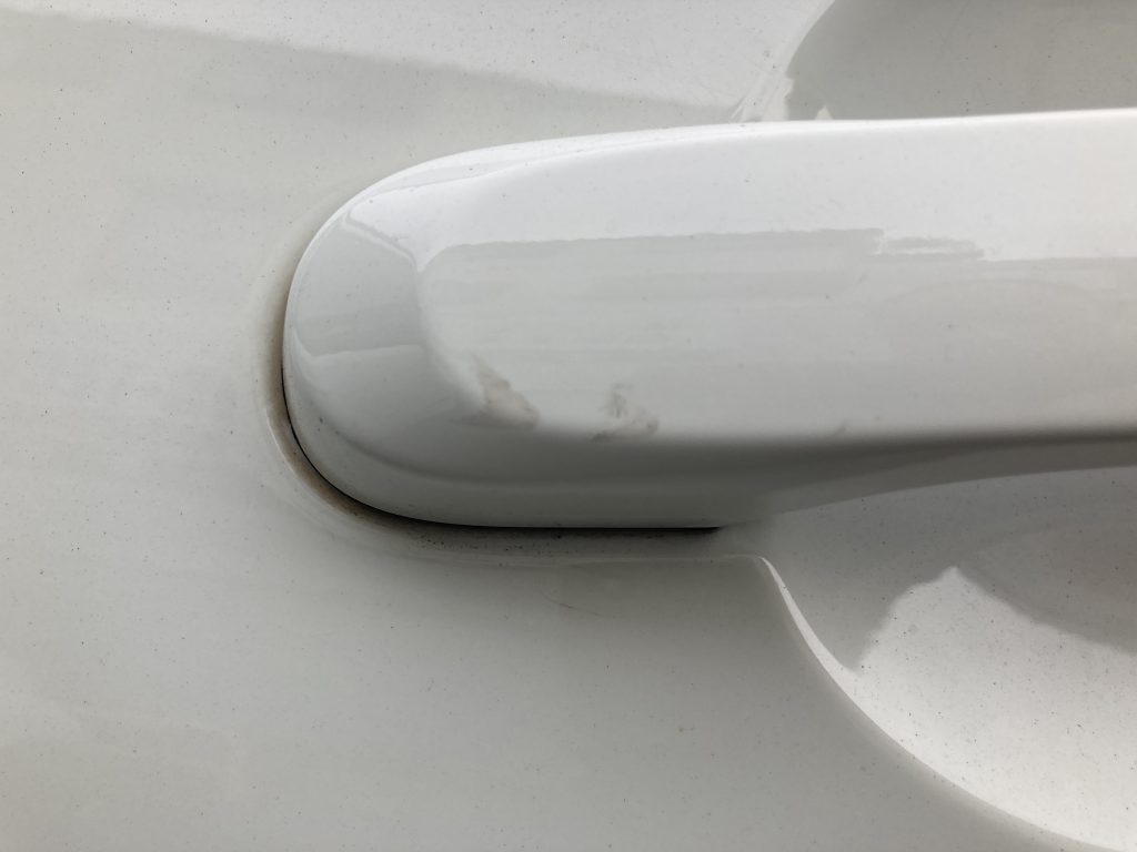 ジープ、レネゲード、リアドア、クォーターパネル、リアバンパー、キズ、凹み、修理、交換、塗装、