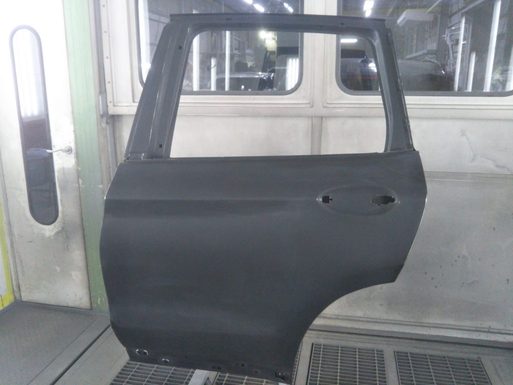 BMW、X3、G01、リアドア、クォーターパネル、アーチモール、キズ、凹み、交換、修理、塗装、