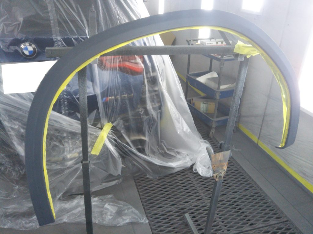 BMW、X3、G01、リアドア、クォーターパネル、アーチモール、キズ、凹み、交換、修理、塗装、