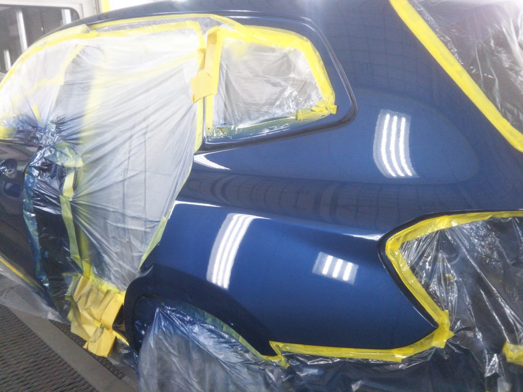 BMW、X3、G01、リアドア、クォーターパネル、アーチモール、キズ、凹み、交換、修理、塗装、