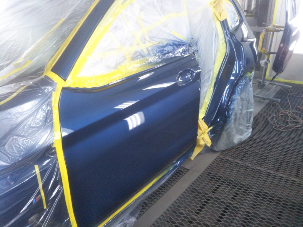 BMW、X3、G01、リアドア、クォーターパネル、アーチモール、キズ、凹み、交換、修理、塗装、