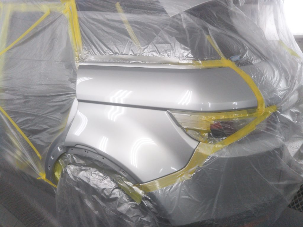 ランドローバー、イヴォーク、フロントフェンダー、フロントドア、リアドア、クォーターパネル、キズ、凹み、修理、交換、塗装、