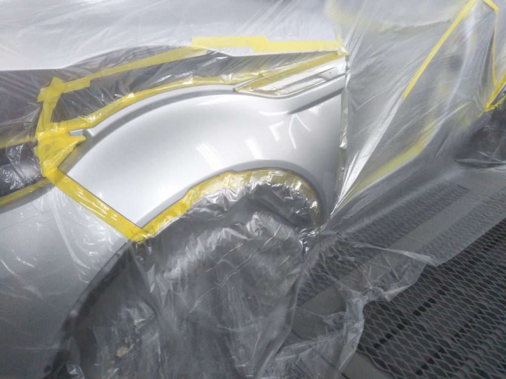 ランドローバー、イヴォーク、フロントフェンダー、フロントドア、リアドア、クォーターパネル、キズ、凹み、修理、交換、塗装、