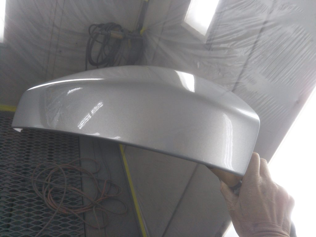 ランドローバー、イヴォーク、フロントフェンダー、フロントドア、リアドア、クォーターパネル、キズ、凹み、修理、交換、塗装、