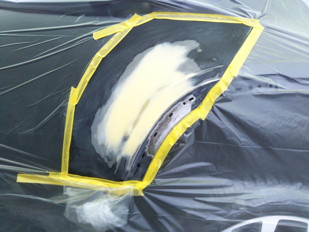 ランドローバー、ディフェンダー、リアドア、ホイール、キズ、凹み、修理、塗装、