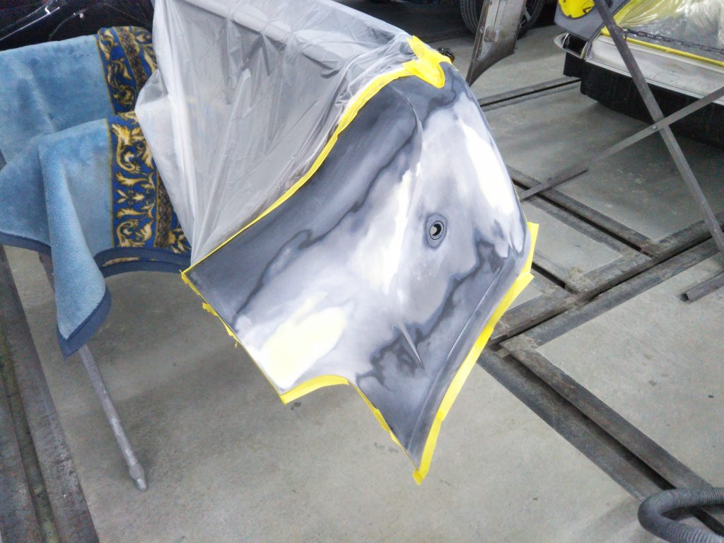 メルセデスベンツ、ベンツV、W447、クォーターパネル、リアバンパー、テールランプ、キズ、変形、割れ、修理、交換、塗装、