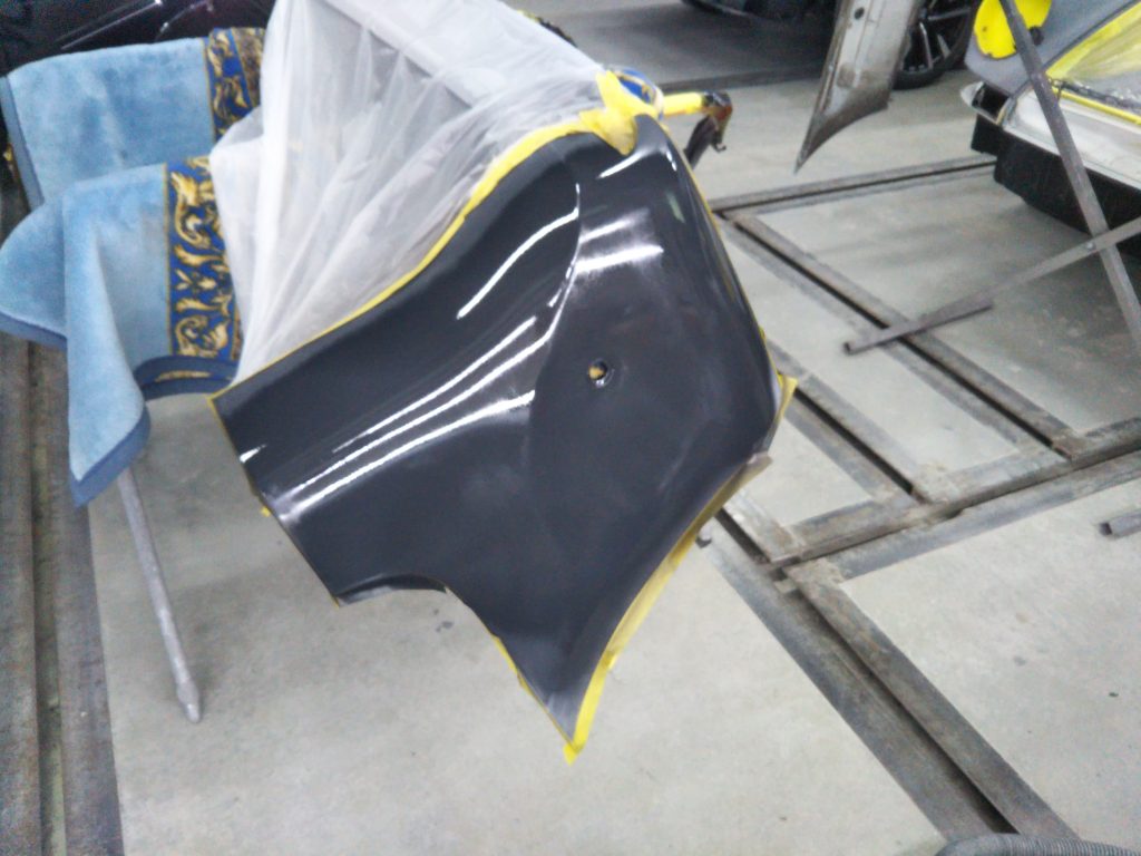 メルセデスベンツ、ベンツV、W447、クォーターパネル、リアバンパー、テールランプ、キズ、変形、割れ、修理、交換、塗装、