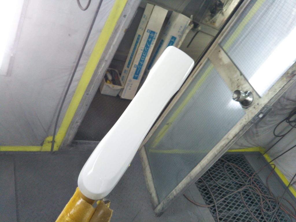 ジープ、レネゲード、リアドア、クォーターパネル、リアバンパー、キズ、凹み、修理、交換、塗装、