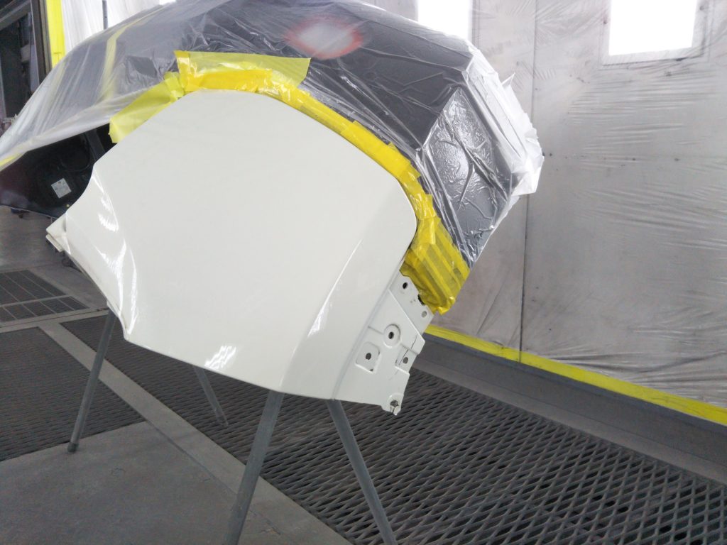 ジープ、レネゲード、リアドア、クォーターパネル、リアバンパー、キズ、凹み、修理、交換、塗装、