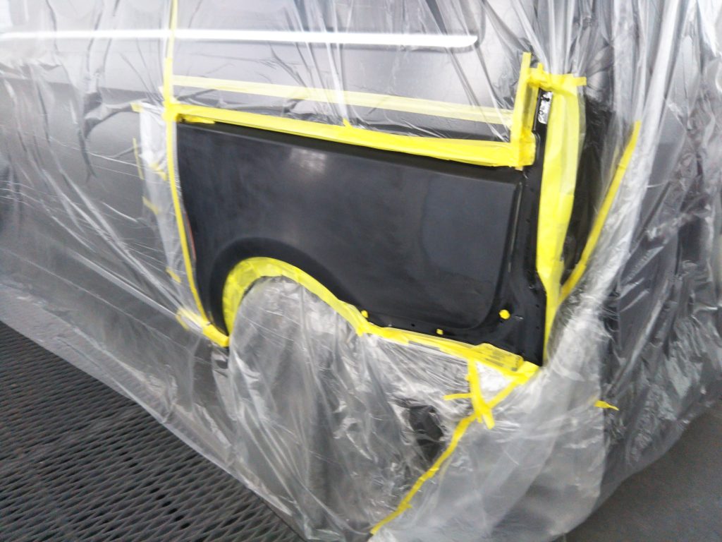 メルセデスベンツ、ベンツV、W447、クォーターパネル、リアバンパー、テールランプ、キズ、変形、割れ、修理、交換、塗装、