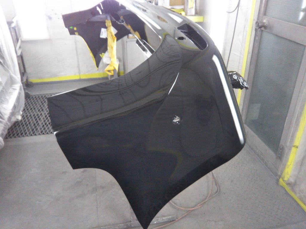 メルセデスベンツ、ベンツV、W447、クォーターパネル、リアバンパー、テールランプ、キズ、変形、割れ、修理、交換、塗装、