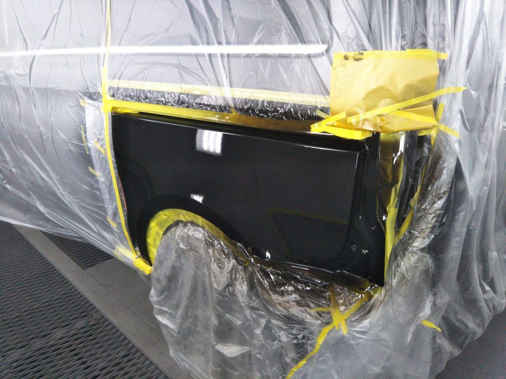 メルセデスベンツ、ベンツV、W447、クォーターパネル、リアバンパー、テールランプ、キズ、変形、割れ、修理、交換、塗装、