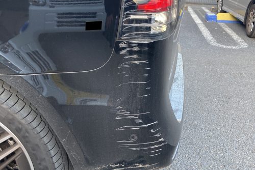 メルセデスベンツ、ベンツV、W447、クォーターパネル、リアバンパー、テールランプ、キズ、変形、割れ、修理、交換、塗装、