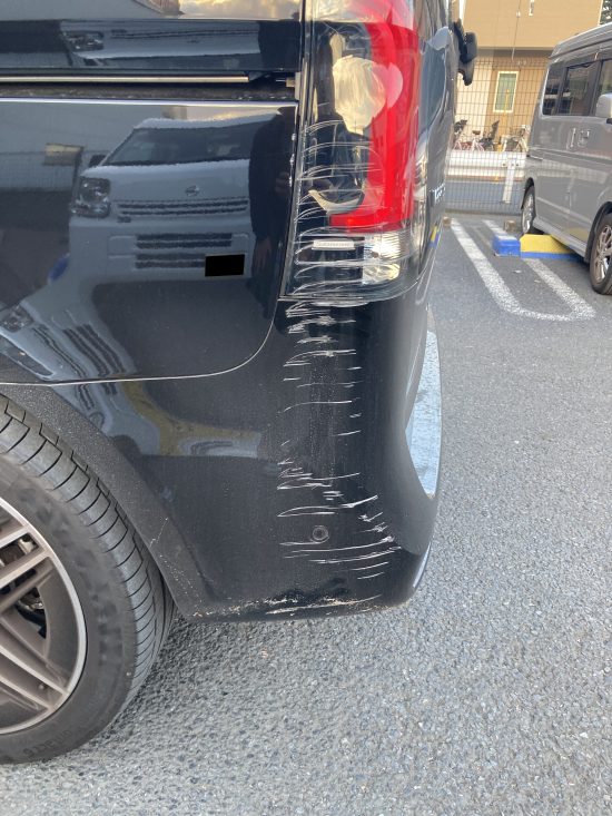 メルセデスベンツ、ベンツV、W447、クォーターパネル、リアバンパー、テールランプ、キズ、変形、割れ、修理、交換、塗装、