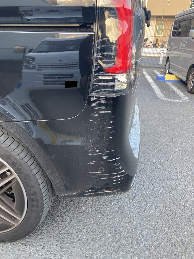 メルセデスベンツ、ベンツV、W447、クォーターパネル、リアバンパー、テールランプ、キズ、変形、割れ、修理、交換、塗装、