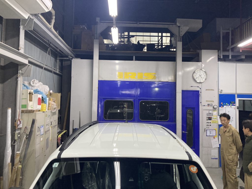 ジープ、レネゲード、リアドア、クォーターパネル、リアバンパー、キズ、凹み、修理、交換、塗装、