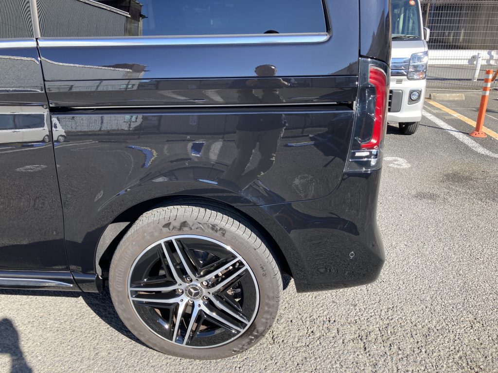 メルセデスベンツ、ベンツV、W447、クォーターパネル、リアバンパー、テールランプ、キズ、変形、割れ、修理、交換、塗装、