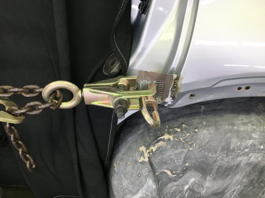 ランドローバー、イヴォーク、フロントフェンダー、フロントドア、リアドア、クォーターパネル、キズ、凹み、修理、交換、塗装、