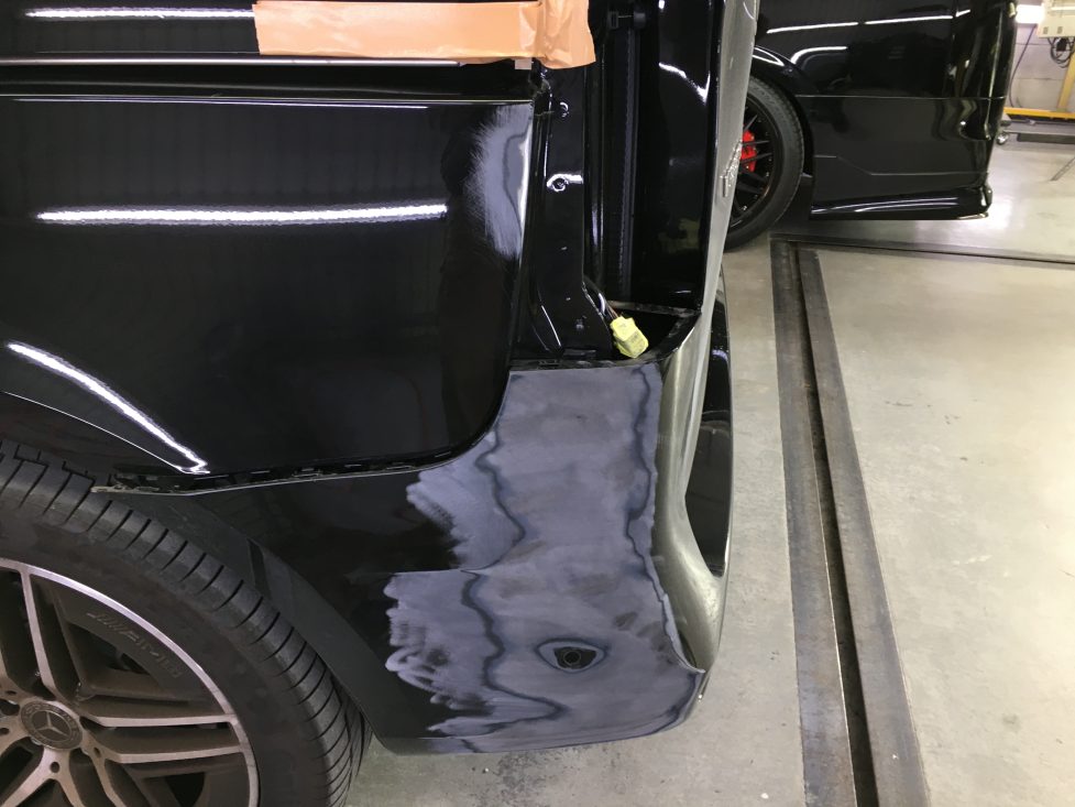 メルセデスベンツ、ベンツV、W447、クォーターパネル、リアバンパー、テールランプ、キズ、変形、割れ、修理、交換、塗装、