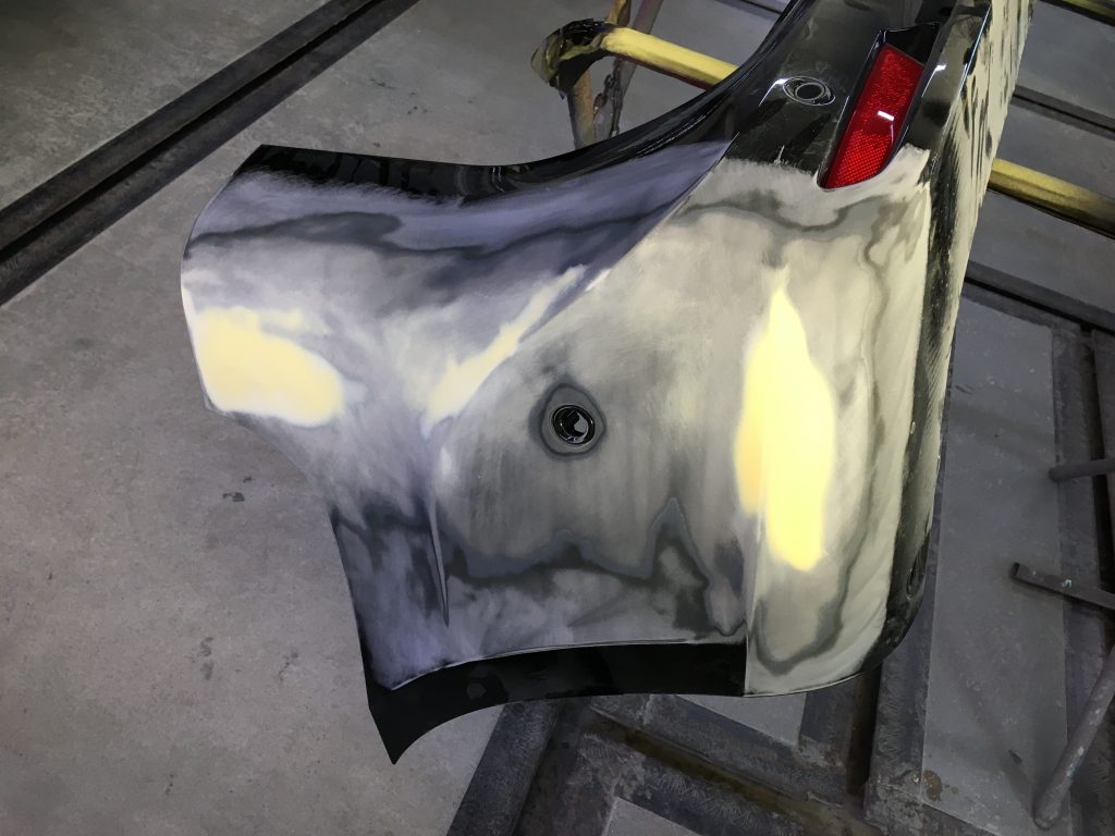 メルセデスベンツ、ベンツV、W447、クォーターパネル、リアバンパー、テールランプ、キズ、変形、割れ、修理、交換、塗装、