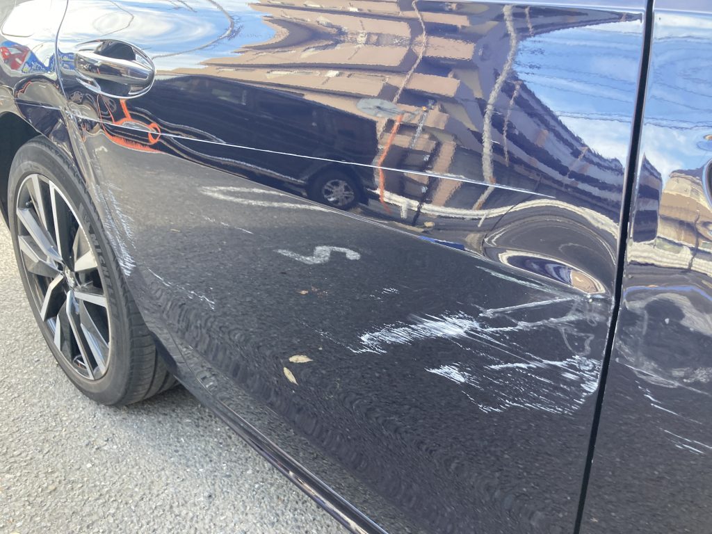 プジョー508、フロントドア、リアドア、クォーターパネル、キズ、凹み、修理、交換、塗装、