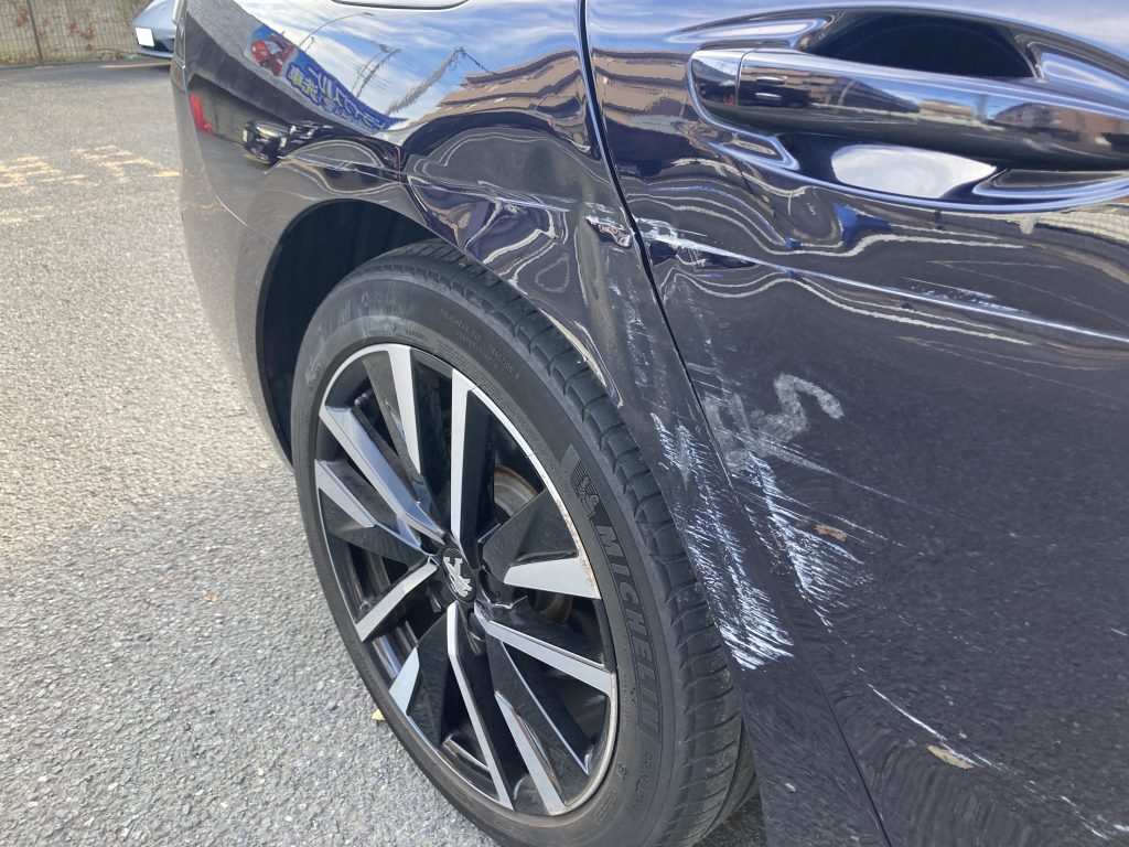 プジョー508、フロントドア、リアドア、クォーターパネル、キズ、凹み、修理、交換、塗装、