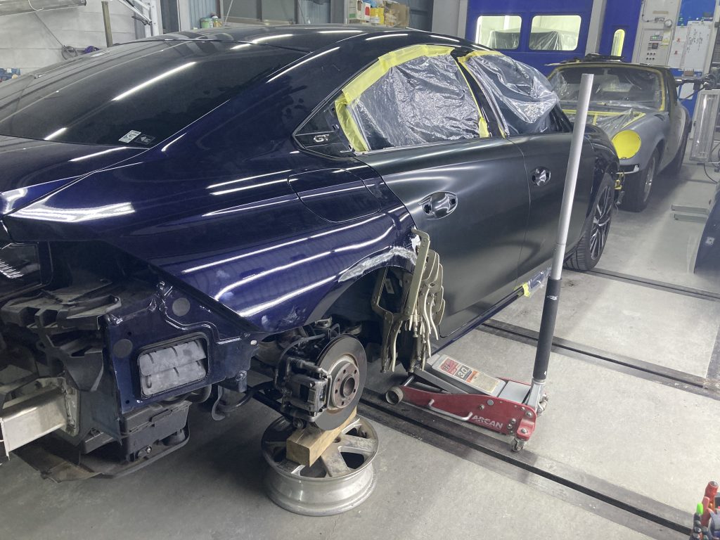 プジョー508、フロントドア、リアドア、クォーターパネル、キズ、凹み、修理、交換、塗装、