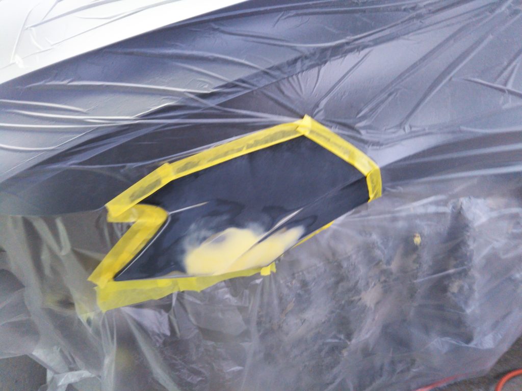 フォルクスワーゲン、パサート、
フロントバンパー、フロントフェンダー、リアドア、リアバンパー、キズ、凹み、修理、塗装、