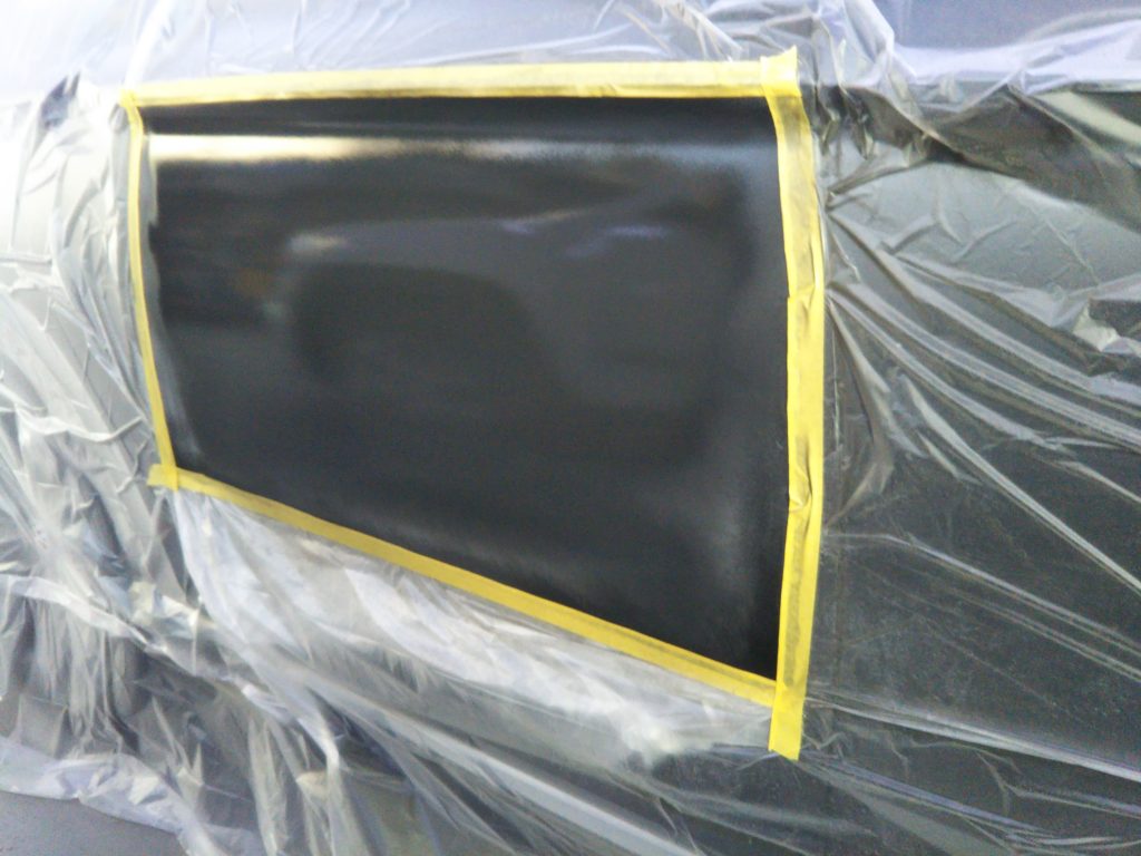 フォルクスワーゲン、パサート、
フロントバンパー、フロントフェンダー、リアドア、リアバンパー、キズ、凹み、修理、塗装、