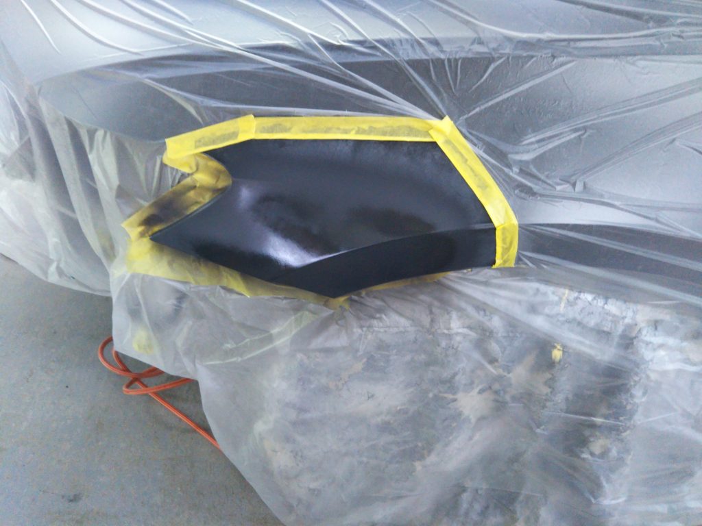 フォルクスワーゲン、パサート、
フロントバンパー、フロントフェンダー、リアドア、リアバンパー、キズ、凹み、修理、塗装、