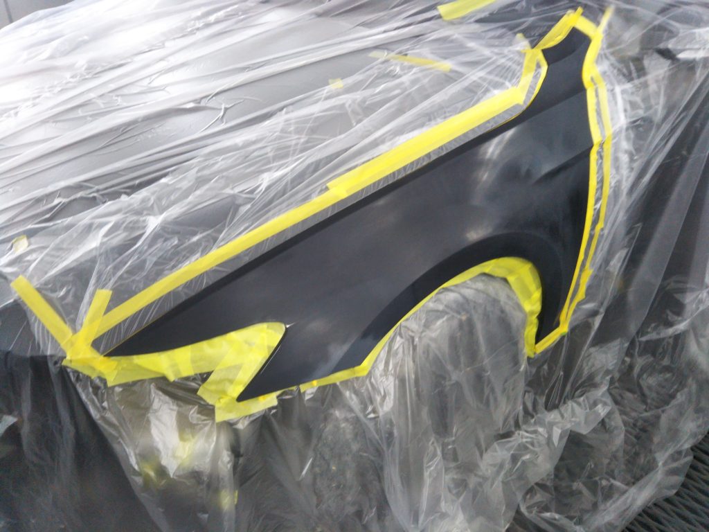 フォルクスワーゲン、パサート、
フロントバンパー、フロントフェンダー、リアドア、リアバンパー、キズ、凹み、修理、塗装、