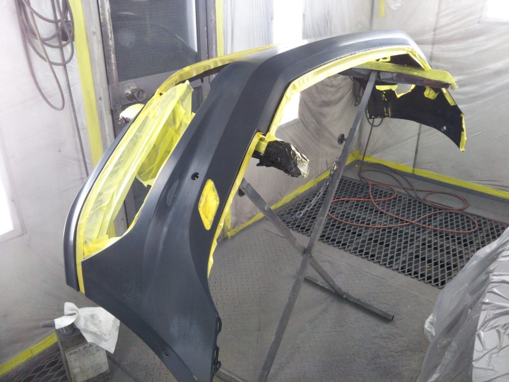 フォルクスワーゲン、パサート、
フロントバンパー、フロントフェンダー、リアドア、リアバンパー、キズ、凹み、修理、塗装、