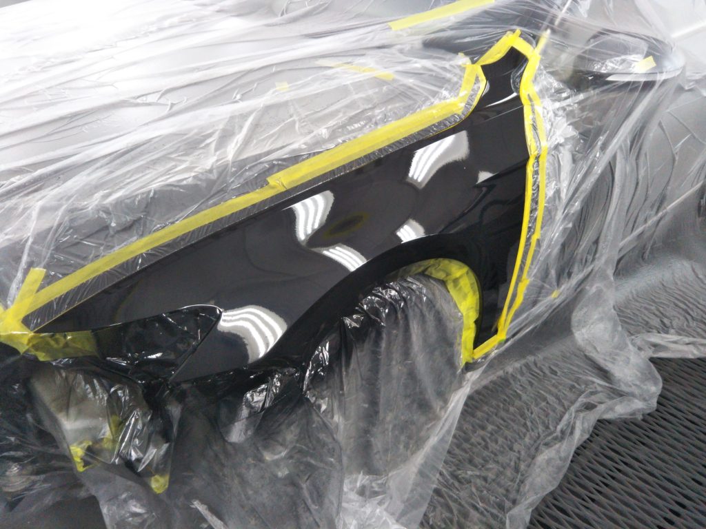 フォルクスワーゲン、パサート、
フロントバンパー、フロントフェンダー、リアドア、リアバンパー、キズ、凹み、修理、塗装、