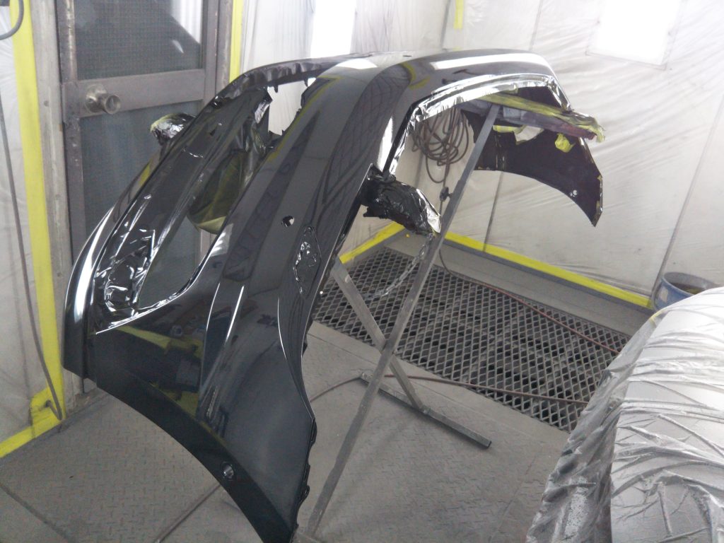 フォルクスワーゲン、パサート、
フロントバンパー、フロントフェンダー、リアドア、リアバンパー、キズ、凹み、修理、塗装、