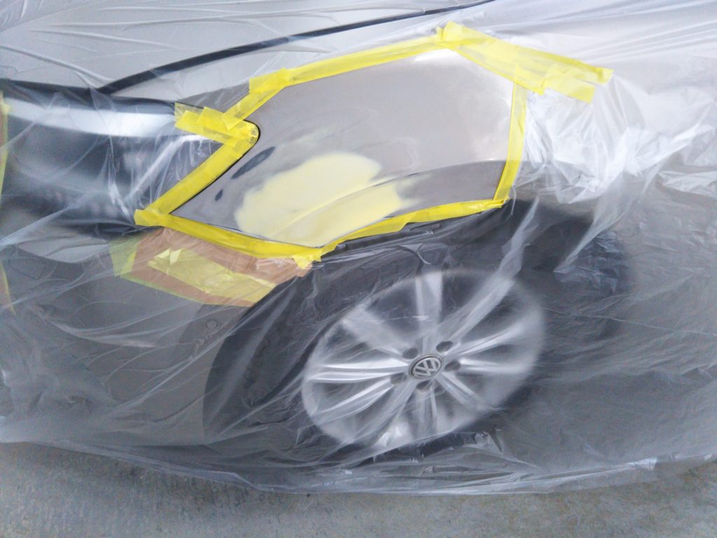 フォルクスワーゲン、トゥーラン、フロントフェンダー、凹み、修理、塗装、