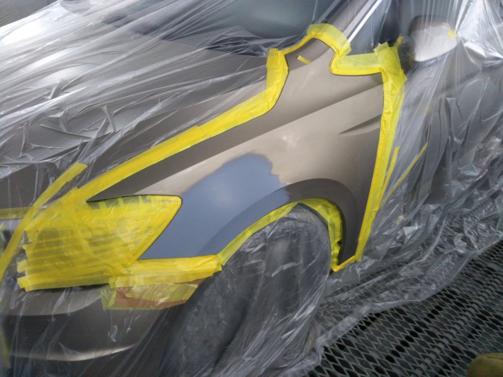 フォルクスワーゲン、トゥーラン、フロントフェンダー、凹み、修理、塗装、