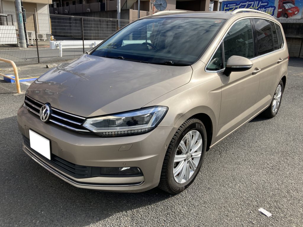 フォルクスワーゲン、トゥーラン、フロントフェンダー、凹み、修理、塗装、