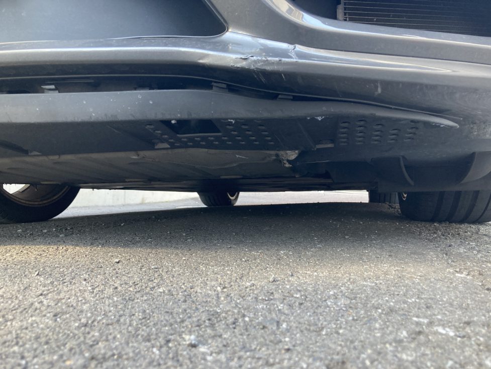 ポルシェ、ケイマン、フロントスポイラー、フロントフロアーパネル、キズ、凹み、変形、修理、交換、塗装、