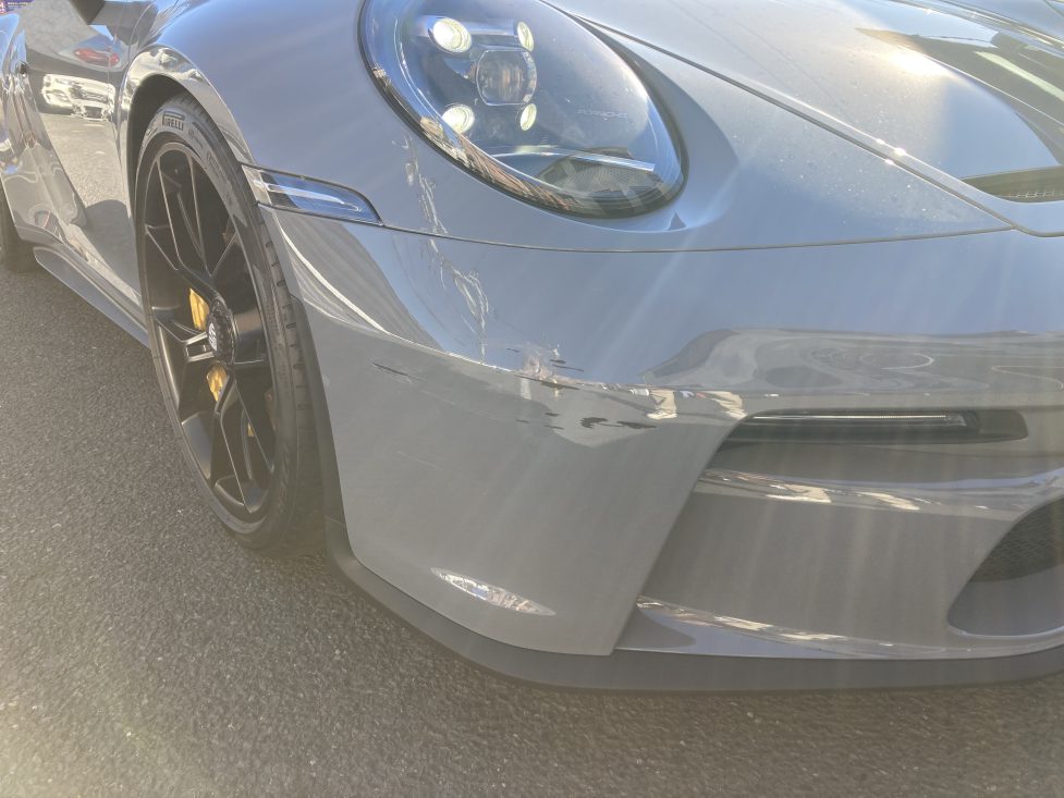 ポルシェ、992、GT3、フロントバンパー、キズ、凹み、修理、塗装、